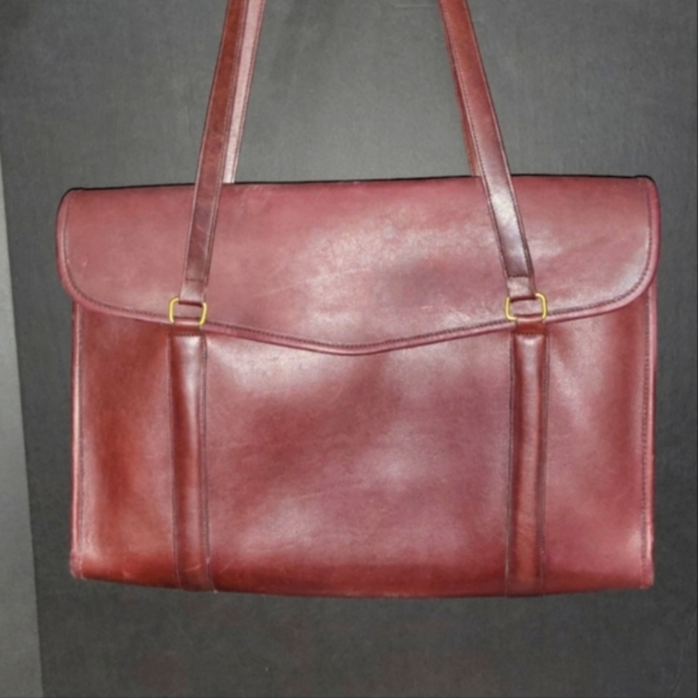 Vintage Coach Envelope portfolio 5190. Offers Welcome
